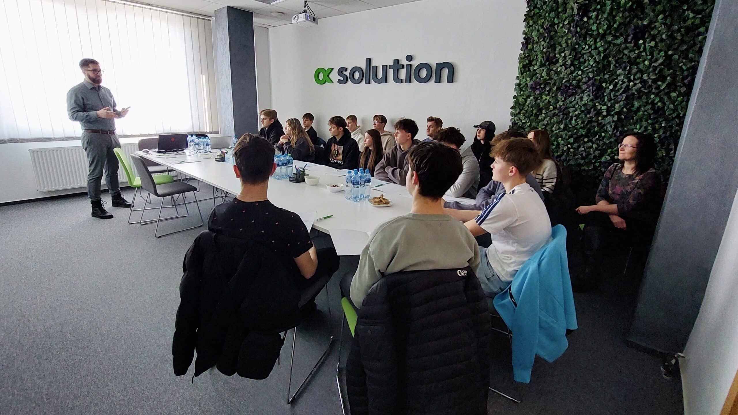 Kariérní den 2025 - Manažerská Akademie - střední odborná škola